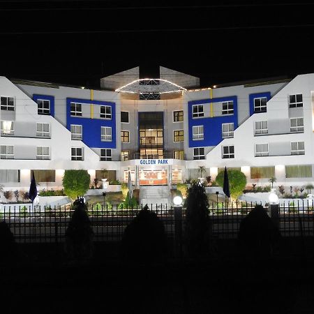 Golden Park Hotel & Resort Māldah Exterior foto