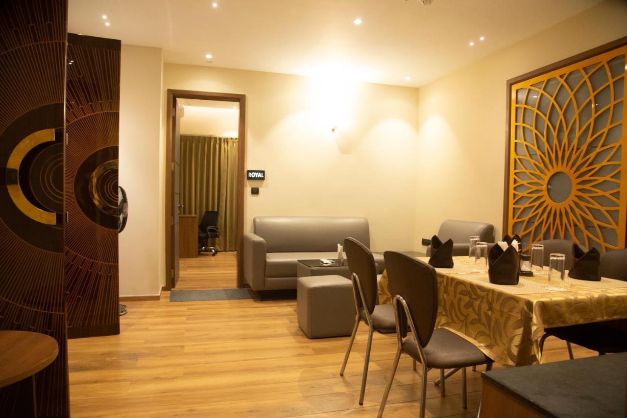 Golden Park Hotel & Resort Māldah Exterior foto