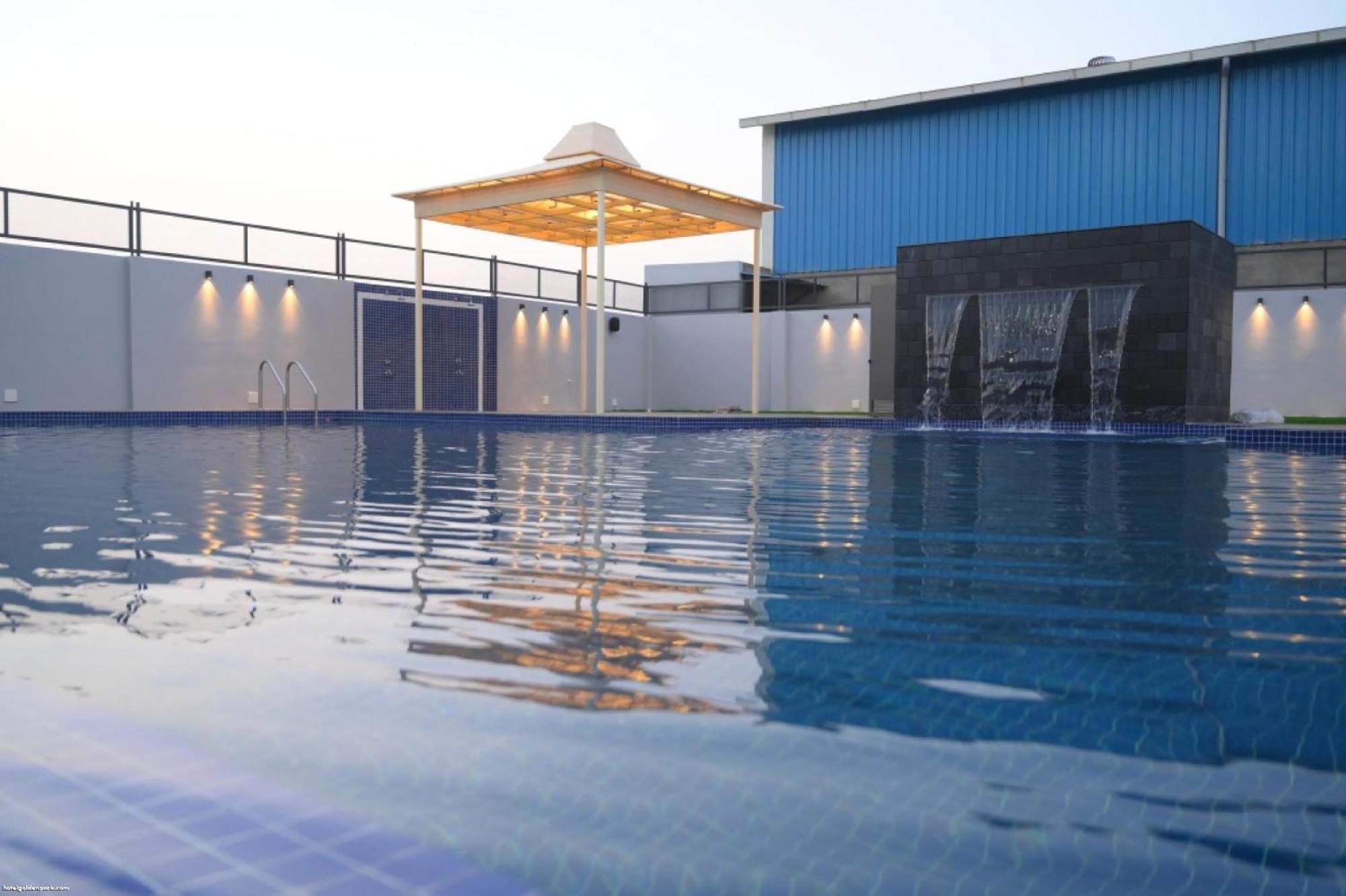 Golden Park Hotel & Resort Māldah Exterior foto