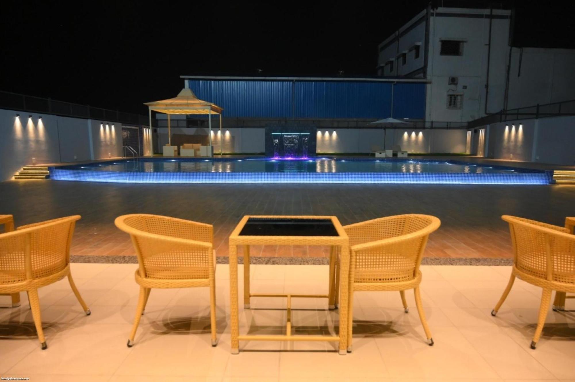 Golden Park Hotel & Resort Māldah Exterior foto